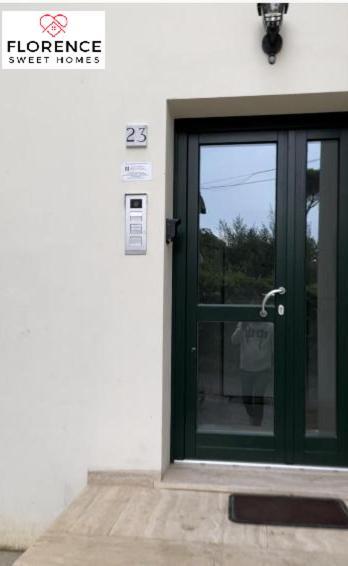 Lella Apartment With Free Parking By Florence Sweet Homes Ngoại thất bức ảnh