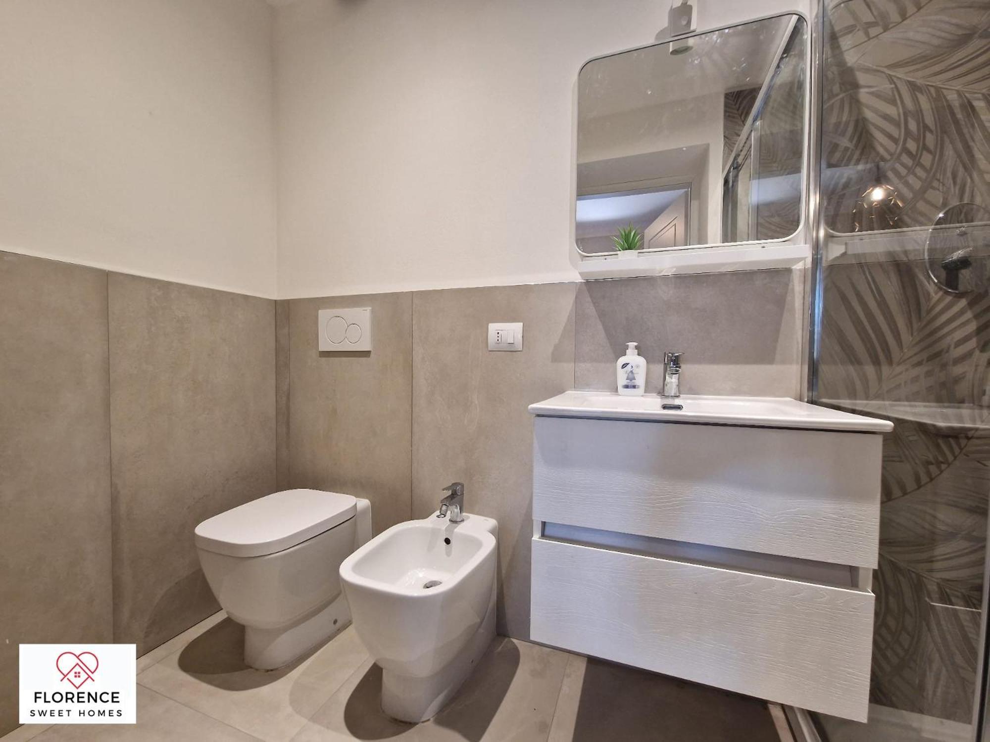 Lella Apartment With Free Parking By Florence Sweet Homes Ngoại thất bức ảnh