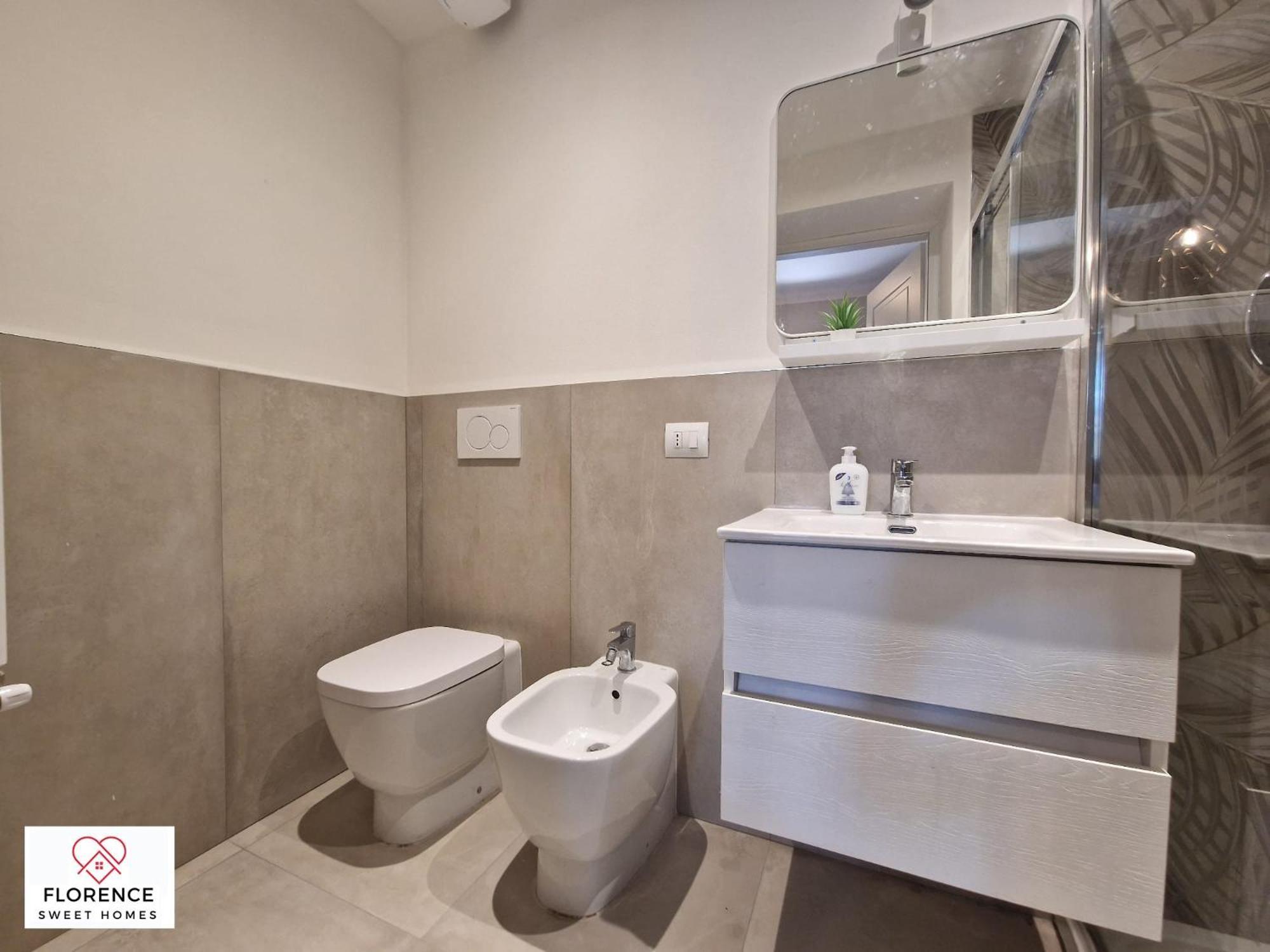 Lella Apartment With Free Parking By Florence Sweet Homes Ngoại thất bức ảnh